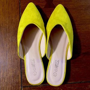 Yellow Pointy-Toed Mules